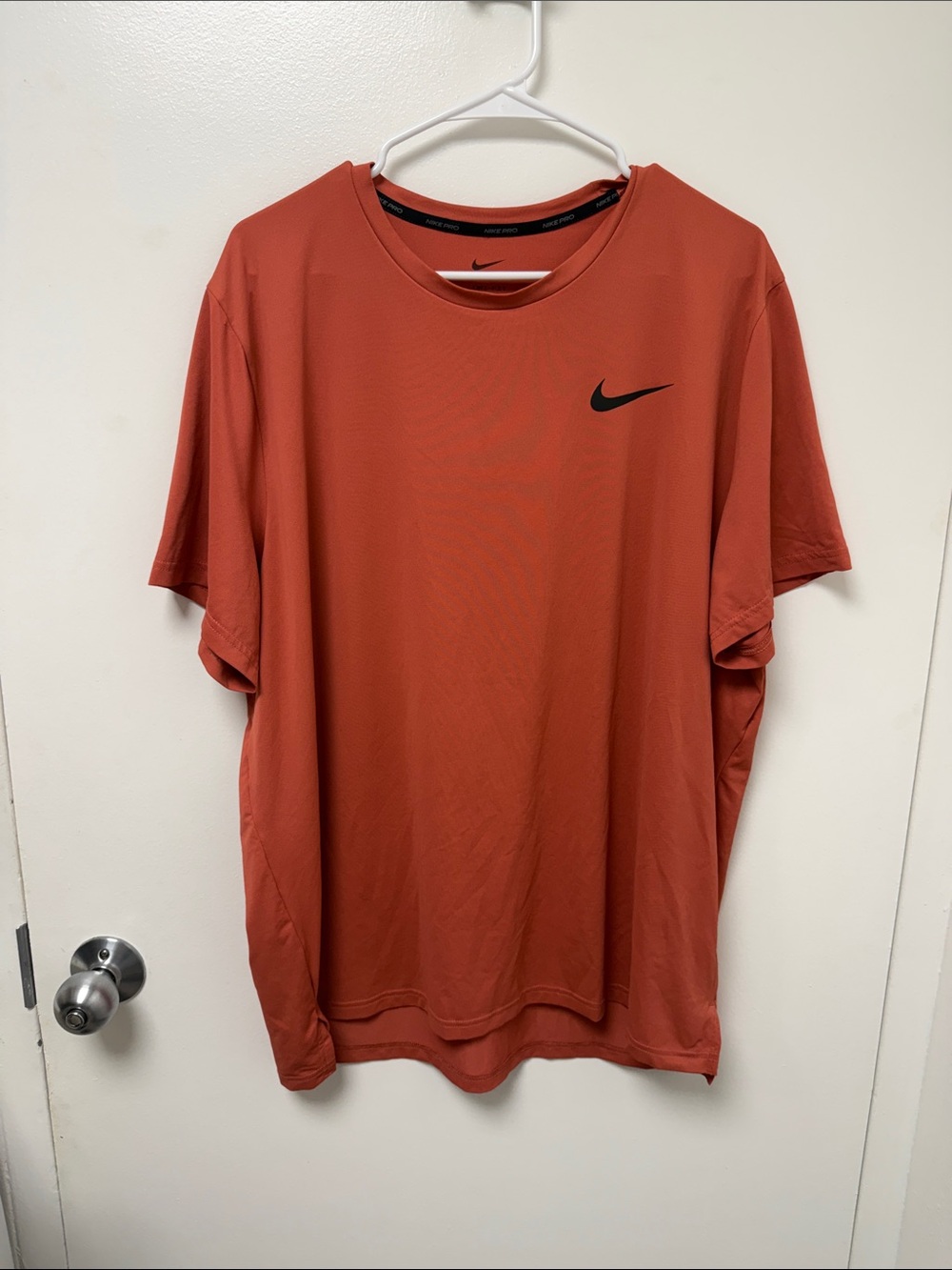 Nike Pro Men’s Short Sleeve Tee - Salmonwith Black Swoosh